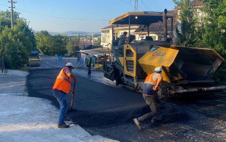 Kocaeli Büyükşehir’den Başiskele’de asfalt serimi