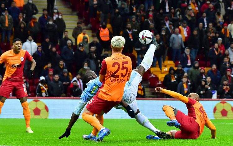 Galatasaray ile Başakşehir yenişemedi