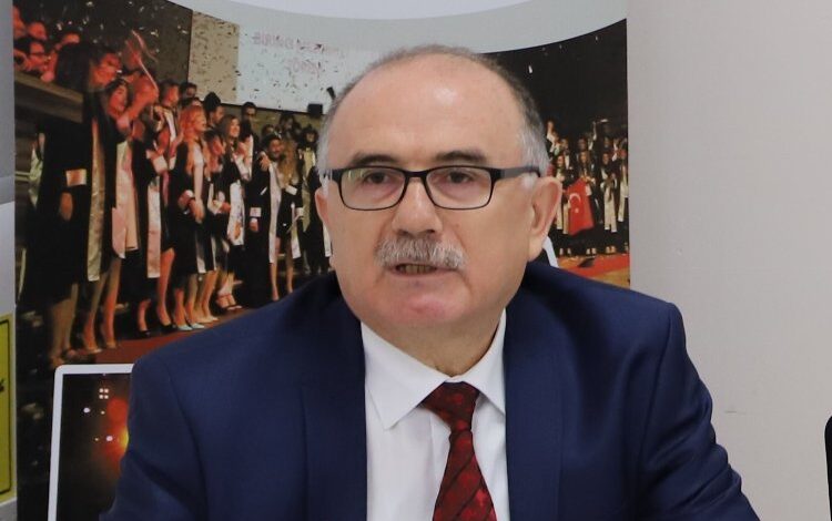 NNYÜ’lü profesöre büyük onur NNYÜ’lü profesöre büyük onur