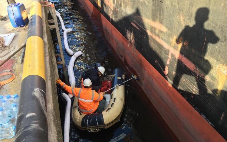 Körfez’i kirleten gemiye 5 milyon 122 bin 793 lira ceza