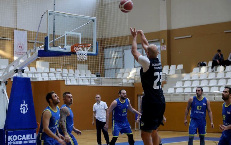 Sakarya baskette Karamürselbey ile karşılaştı