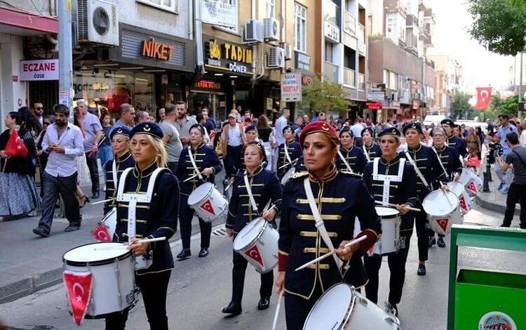 Uluslararası Tarihi Uzunköprü Festivali başladı Uluslararası Tarihi Uzunköprü Festivali başladı