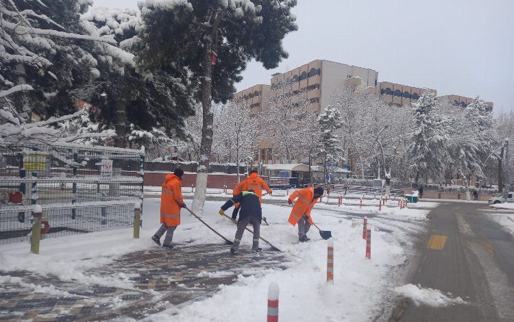 Malatya Büyükşehir Belediyesi’nden kar mesaisi Malatya Büyükşehir Belediyesi’nden kar mesaisi