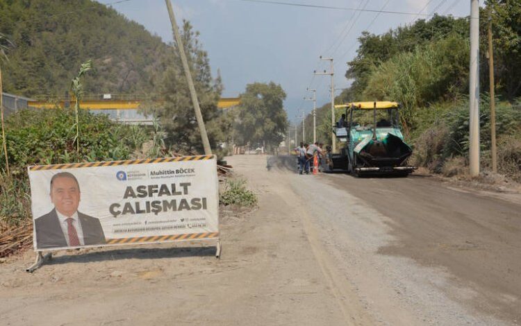 Demirtaş Grup Yolu’na sıcak asfalt