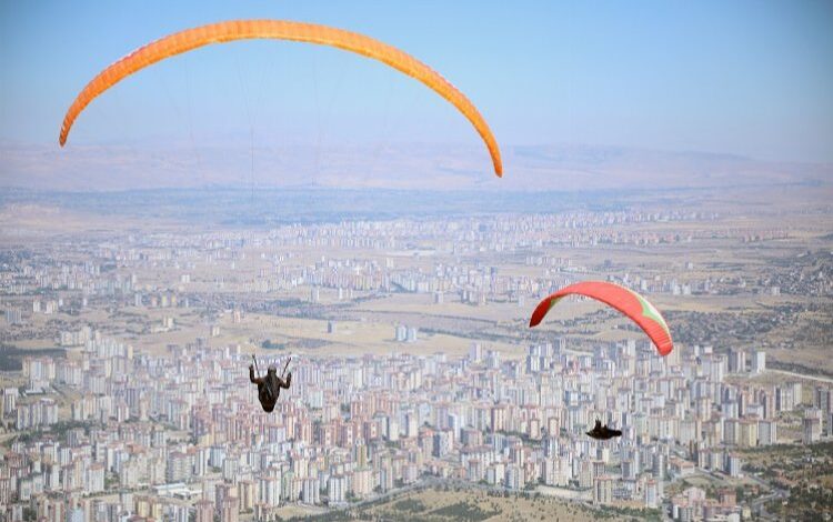 Ali Dağı’nda Yamaç Paraşütü heyecanı