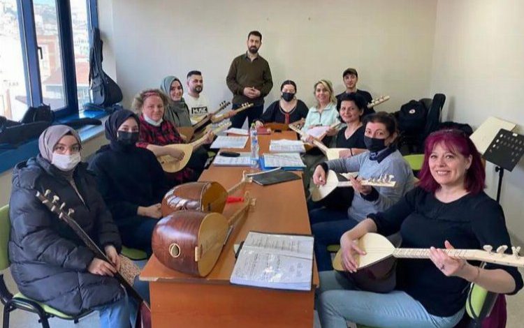 Kocaeli İzmit’te ‘bağlama’ya yoğun ilgi Kocaeli İzmit’te ‘bağlama’ya yoğun ilgi