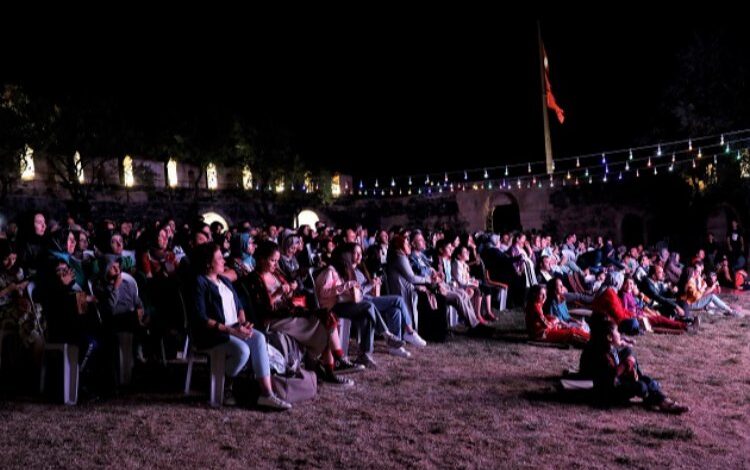 Nevşehir Kalesi’nde nostalji rüzgarı esiyor Nevşehir Kalesi’nde nostalji rüzgarı esiyor