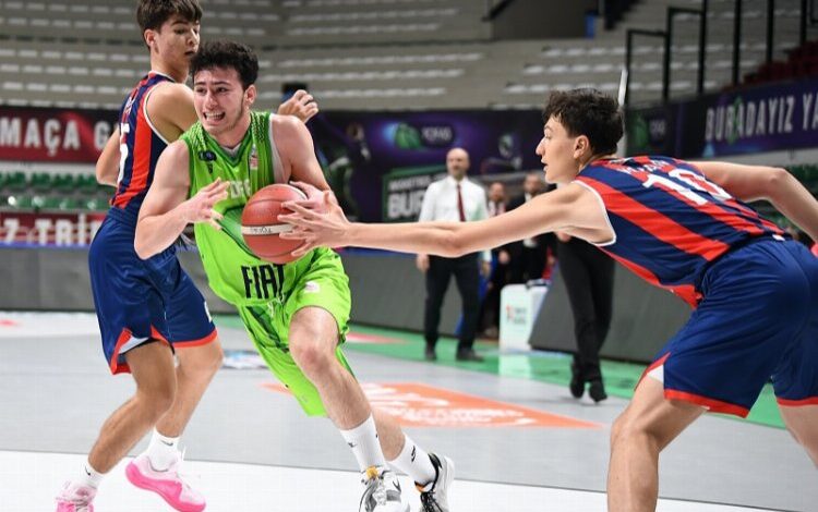 TOFAŞ’lı gençler ‘Ankara Kolejliler’i mağlup etti TOFAŞ’lı gençler ‘Ankara Kolejliler’i mağlup etti