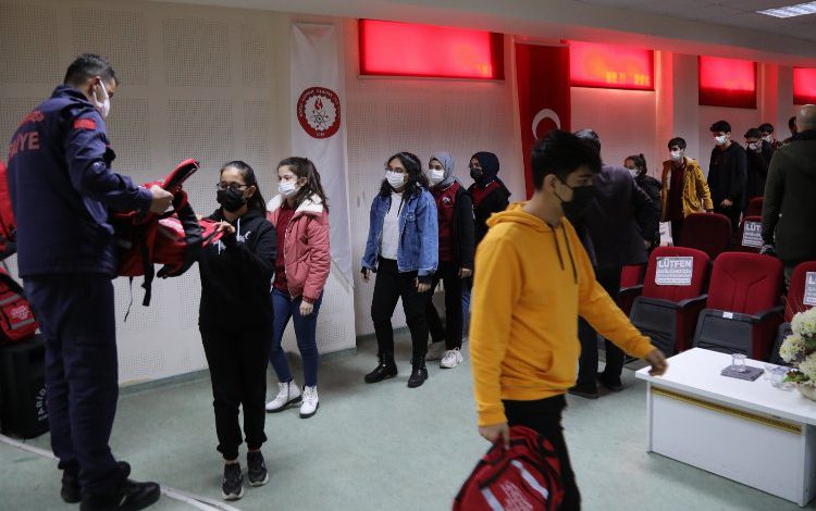 Gaziantep’e depreme yönelik bilinçlendiriyor