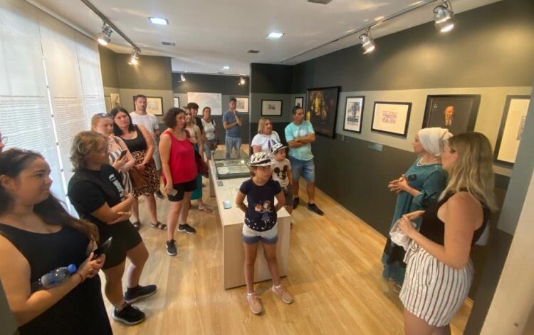 Macar gelin Tökeli İmre Anı Evi’ne hayran kaldı Macar gelin Tökeli İmre Anı Evi’ne hayran kaldı