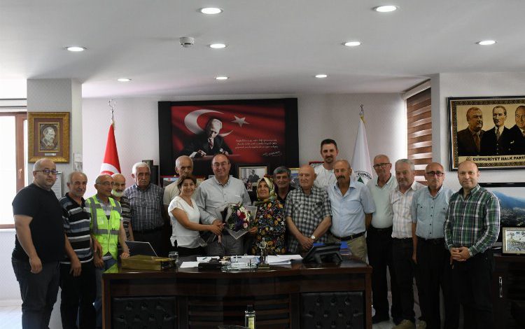 Elçin mahalle mahalle dolaşıyor