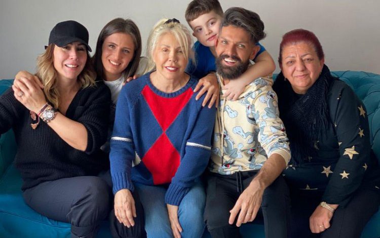 Asena ve Semiha Yankı’dan Bursa’ya sürpriz ziyaret Asena ve Semiha Yankı’dan Bursa’ya sürpriz ziyaret