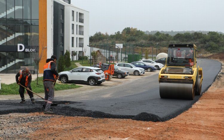 İzmit’te KİPTAŞ Çınar Evlerinin çevresi asfalta kavuştu