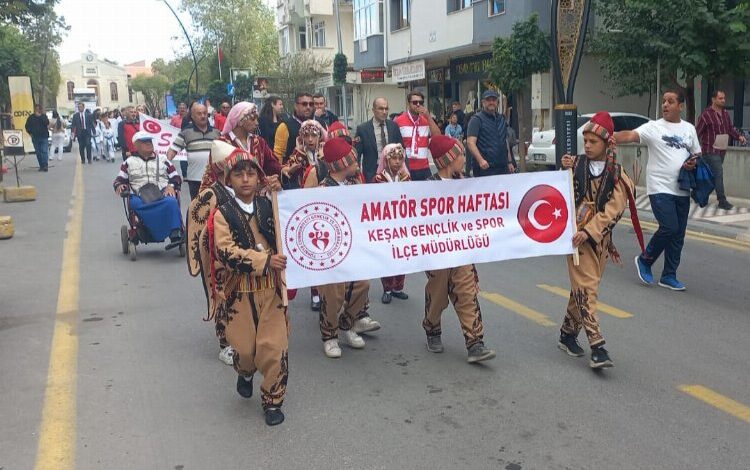 Keşan’da Amatör Spor Haftası’na kortejli yürüyüş Keşan’da Amatör Spor Haftası’na kortejli yürüyüş
