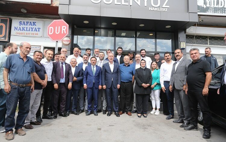 Memduh Büyükkılıç’tan nakliyecilere ‘deprem’ teşekkürü Memduh Büyükkılıç’tan nakliyecilere ‘deprem’ teşekkürü