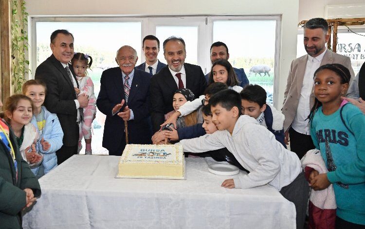 Bursa Zoo 25 yaşında Bursa Zoo 25 yaşında