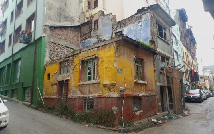 Bursa Yıldırım’da ‘metruk’ tehlike!