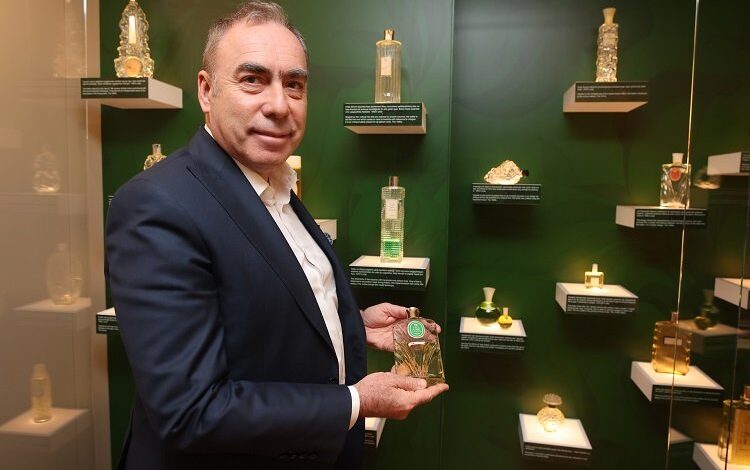 Eyüp Sabri Tuncer’den ‘Yüzyıllık Buluşma Sergisi’