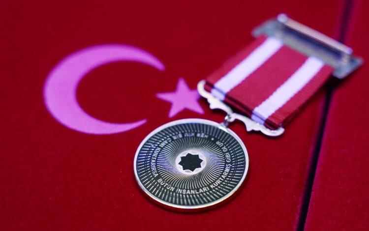 55 bin kişiye ‘fedakârlık’ nişanı! 55 bin kişiye ‘fedakârlık’ nişanı!