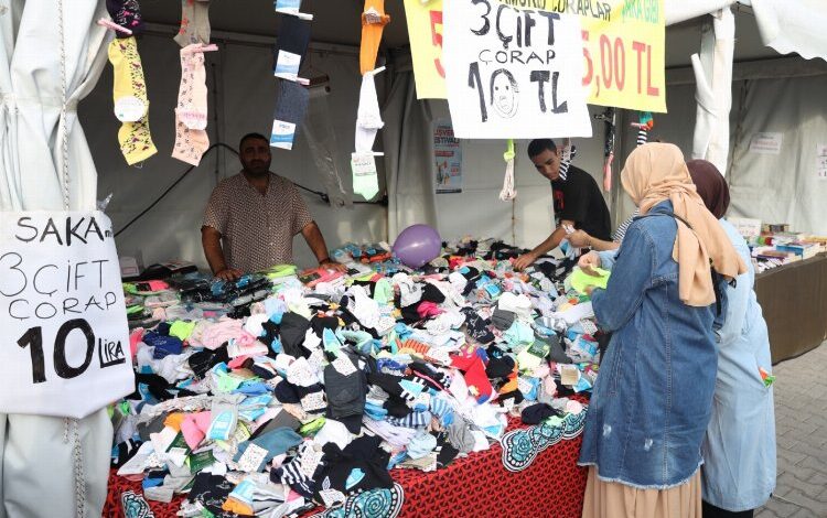 Çayırova’da alışveriş şenliği sürüyor