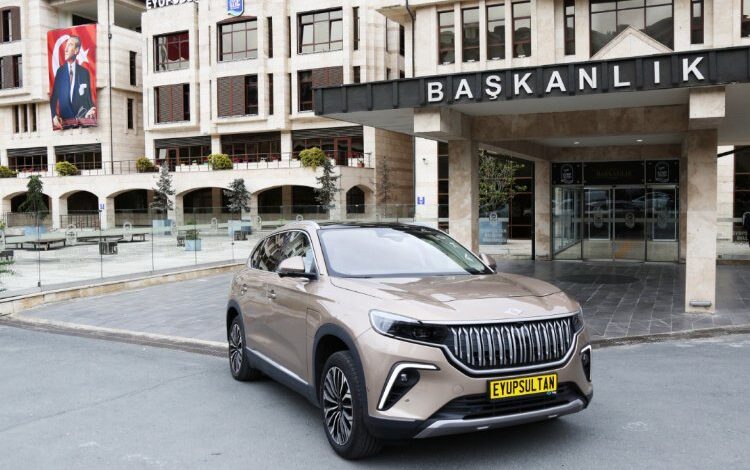 Eyüpsultan’ın makam aracı Togg oldu Eyüpsultan’ın makam aracı Togg oldu