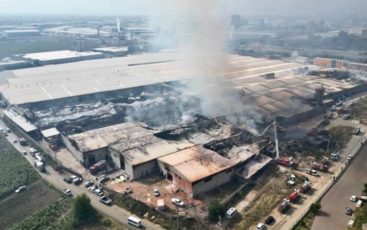 Bursa İnegöl’deki yangın büyük hasara yol açtı Bursa İnegöl’deki yangın büyük hasara yol açtı