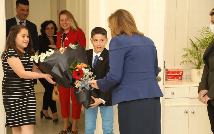 Gaziantep’te Başkan Şahin koltuğunu çocuklara devretti