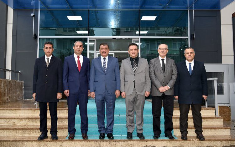 Malatya Büyükşehir’den Kadastro İl Müdürü Onur Sadioğlu’nu ziyaret Malatya Büyükşehir’den Kadastro İl Müdürü Onur Sadioğlu’nu ziyaret