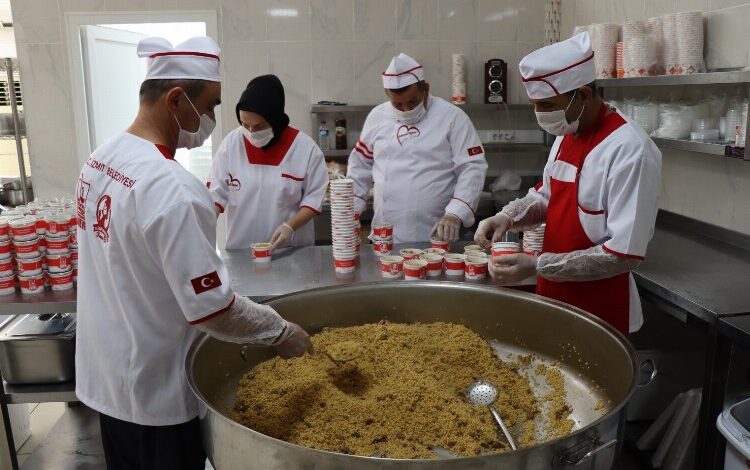 İzmit’te öğrenciler sağlıklı gıdayla buluşuyor İzmit’te öğrenciler sağlıklı gıdayla buluşuyor