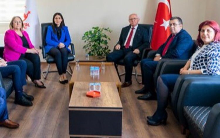 CHP’den 8 partiye bayram ziyareti