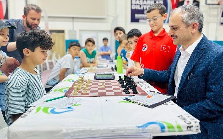 Satranç turnuvasında ilk hamle Başkan Çiftçi’den