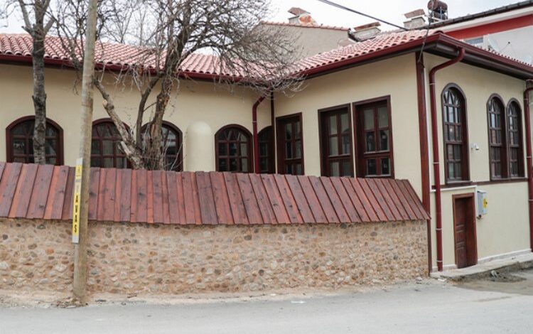 Kütahya’da Gözüm Sultan Tekke ve Türbesi ziyarete açılıyor