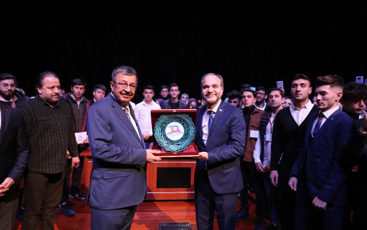 “Hayati İnanç ile Hayati Meseleler” Söyleşisi gerçekleştirildi “Hayati İnanç ile Hayati Meseleler” Söyleşisi gerçekleştirildi