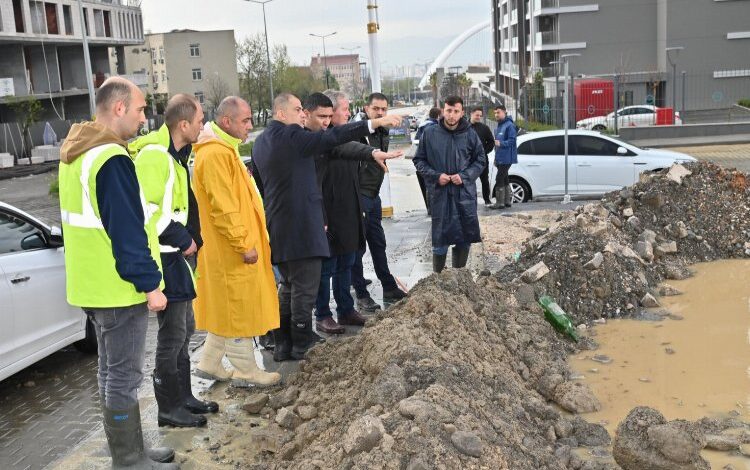 Manisa’da ekipleri yağış mesaisinde Manisa’da ekipleri yağış mesaisinde