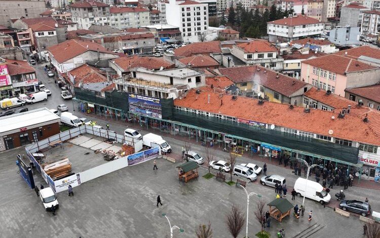 Konya Ereğli Kent Meydanı’nda cepheler iyileşiyor Konya Ereğli Kent Meydanı’nda cepheler iyileşiyor