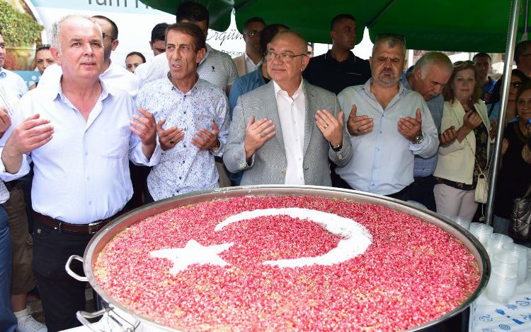 Manisa’da aşure günleri Karaköy’de başladı