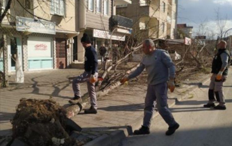 Bursa İnegöl’de lodos teyakkuzu