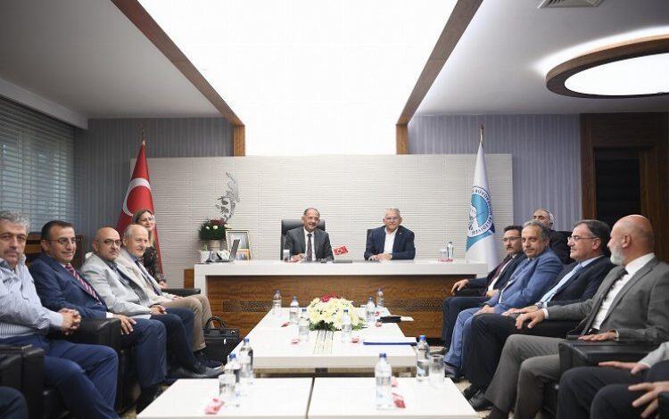 Mehmet Özhaseki’den Kayseri belediyelerine övgü Mehmet Özhaseki’den Kayseri belediyelerine övgü