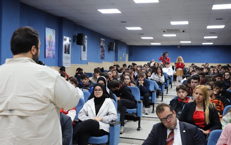Bursa’da liseli genç iletişimciler sektörün isimleriyle buluşuyor Bursa’da liseli genç iletişimciler sektörün isimleriyle buluşuyor