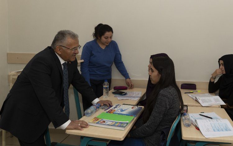 KAYMEK’te yaz okulu heyecanı KAYMEK’te yaz okulu heyecanı