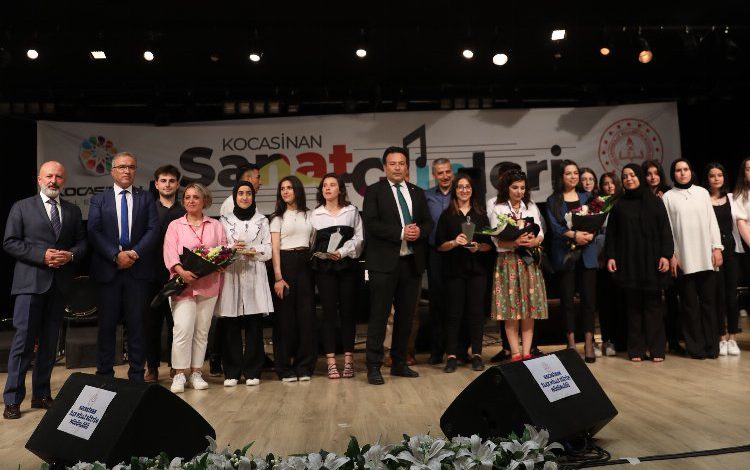 Kocasinanlı liseliler sesleriyle hayran bıraktı Kocasinanlı liseliler sesleriyle hayran bıraktı