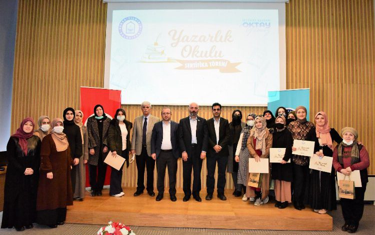 Bursa Yıldırım ‘Yazarlık Okulu’ mezunlarını verdi