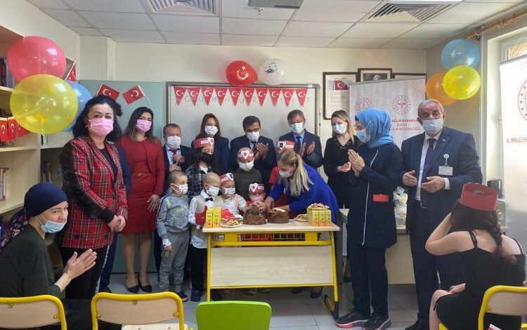 Bursa’da hastane sınıflarında Cumhuriyet coşkusu