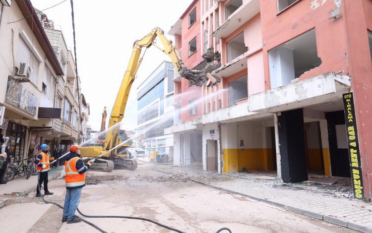 Başkan Büyükakın: Kocaeli’ni olası bir depreme hazırlıklı hale getirmek için çalışıyoruz