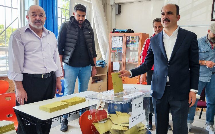 Başkan Altay Cumhurbaşkanlığı için oyunu kullandı Başkan Altay Cumhurbaşkanlığı için oyunu kullandı