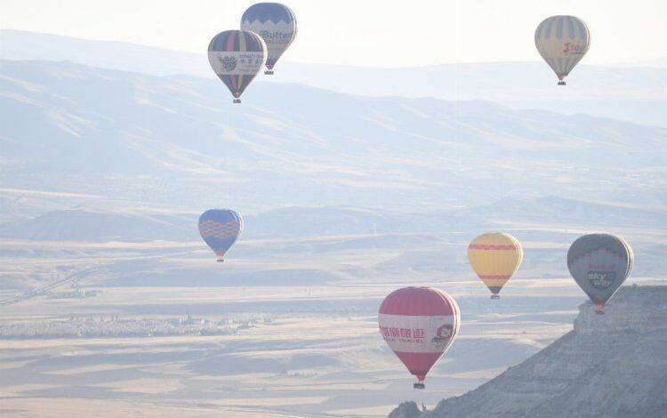 660 bin kişi balonla uçtu