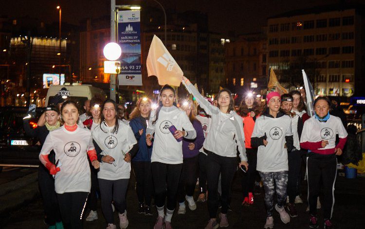 Dünya Kadınlar Günü’ne özel  gece koşusu