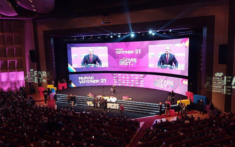 ‘Hiçbir döviz kuru, Türkiye ekonomisinden güçlü değil’ ‘Hiçbir döviz kuru, Türkiye ekonomisinden güçlü değil’