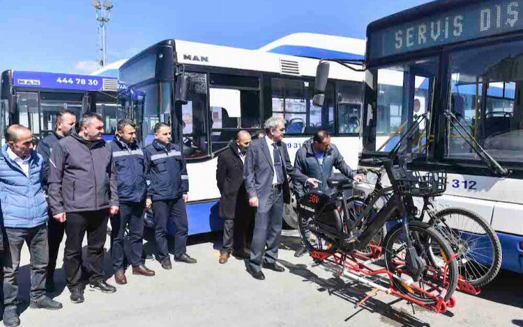 Bisikletle otobüse binmek artık serbest Bisikletle otobüse binmek artık serbest