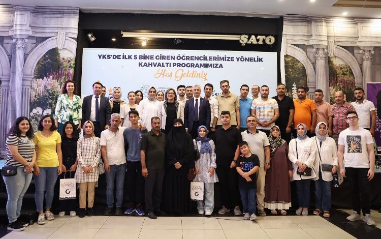 Gaziantep’te başarılı YKS öğrencilerine sürpriz Gaziantep’te başarılı YKS öğrencilerine sürpriz